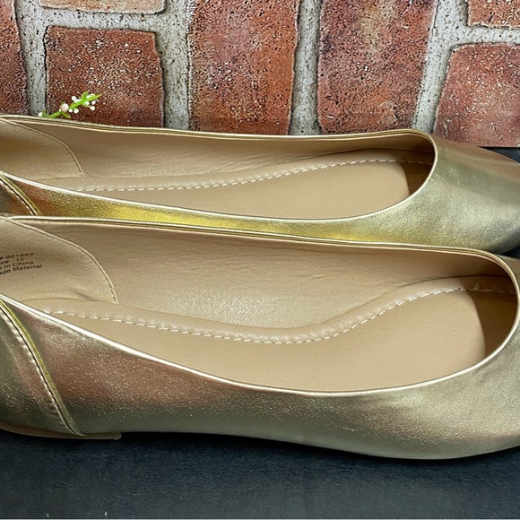 Women’s Comfort Ballet Kavn Flats - Picture 4 of 9
